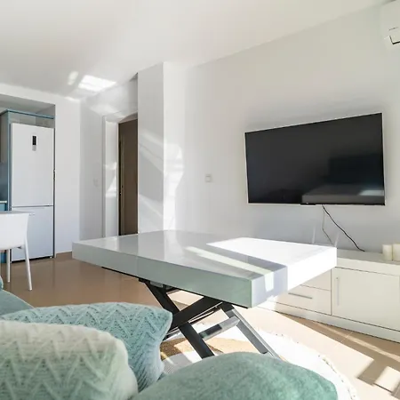 Apartment Amazing In Costa With Kitchen *