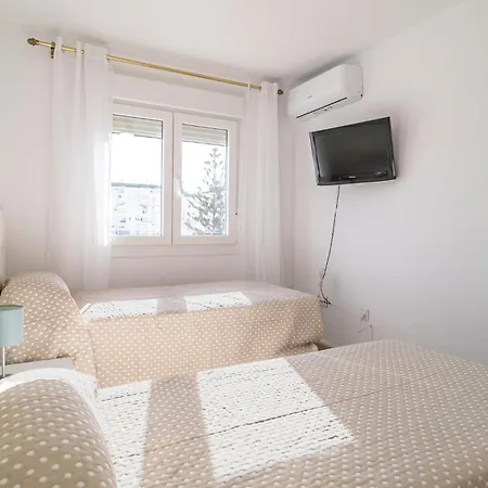 Apartment Amazing In Costa With Kitchen Torrox